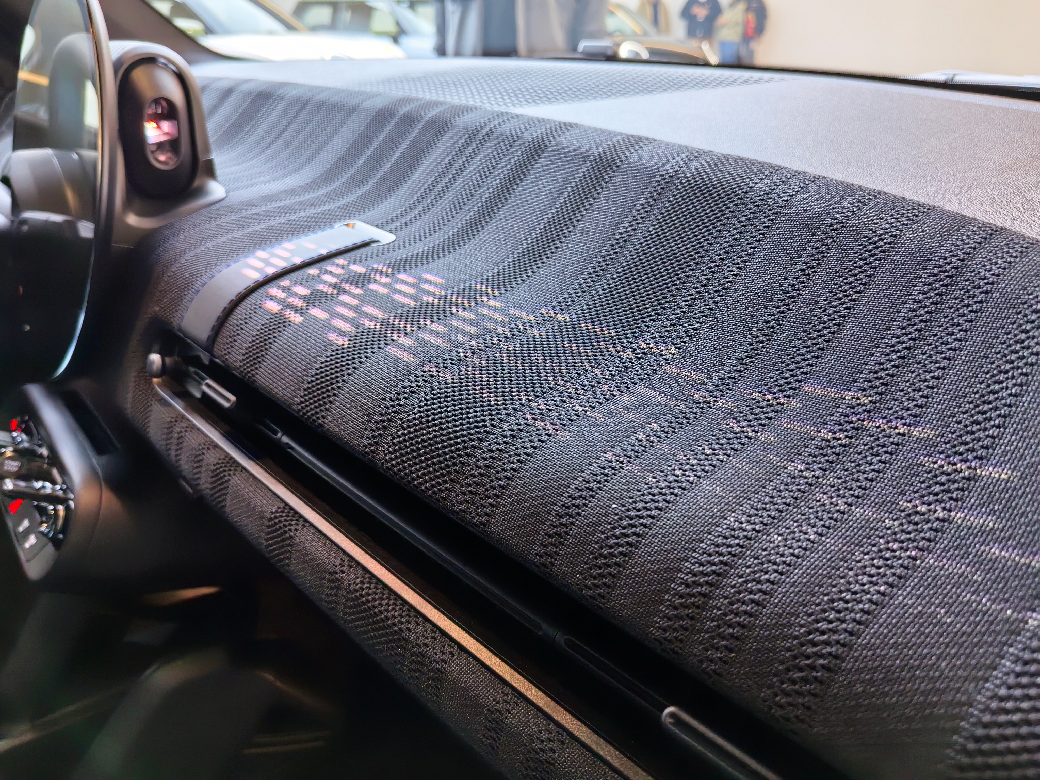 车若初见 今天是个性专场，一口气来了六台宝马电动MINI COOPER PAUL