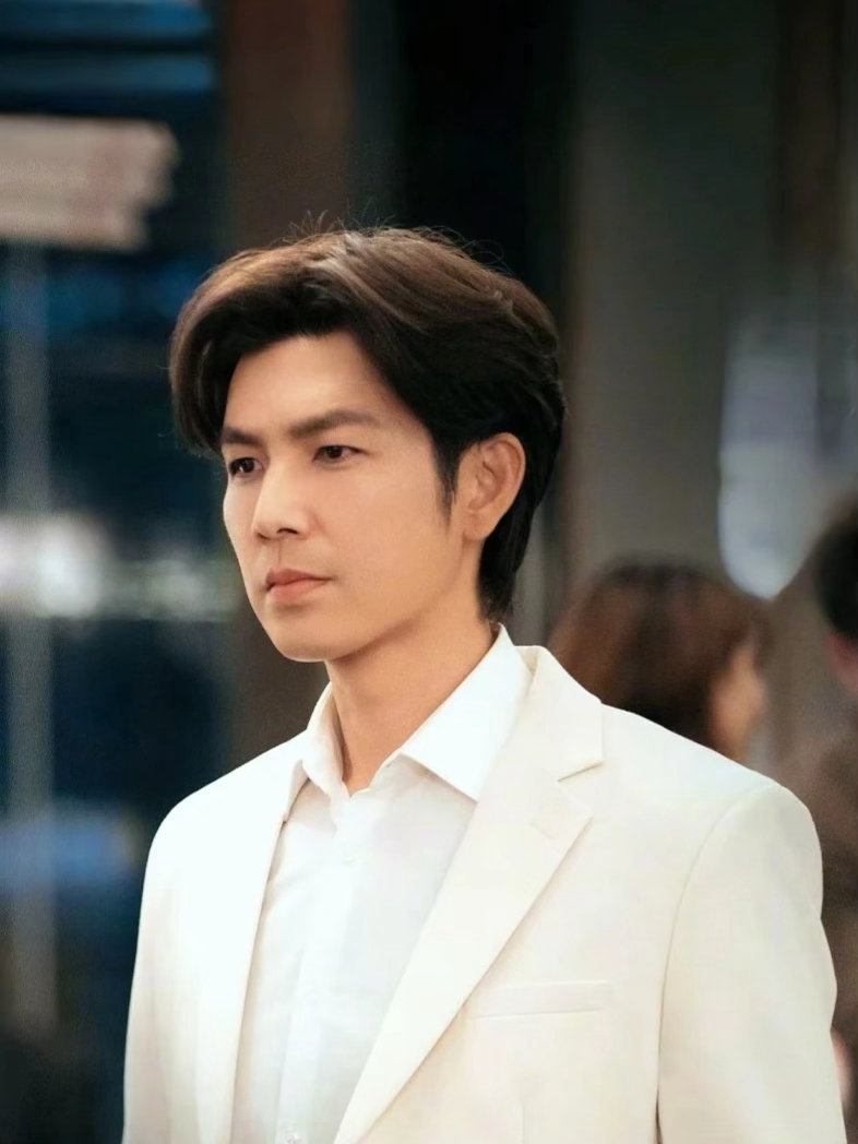 国产剧最懂法的霸总出现了 《蜜语纪》在细节这一块还是太权威了。许蜜语被 开 除，