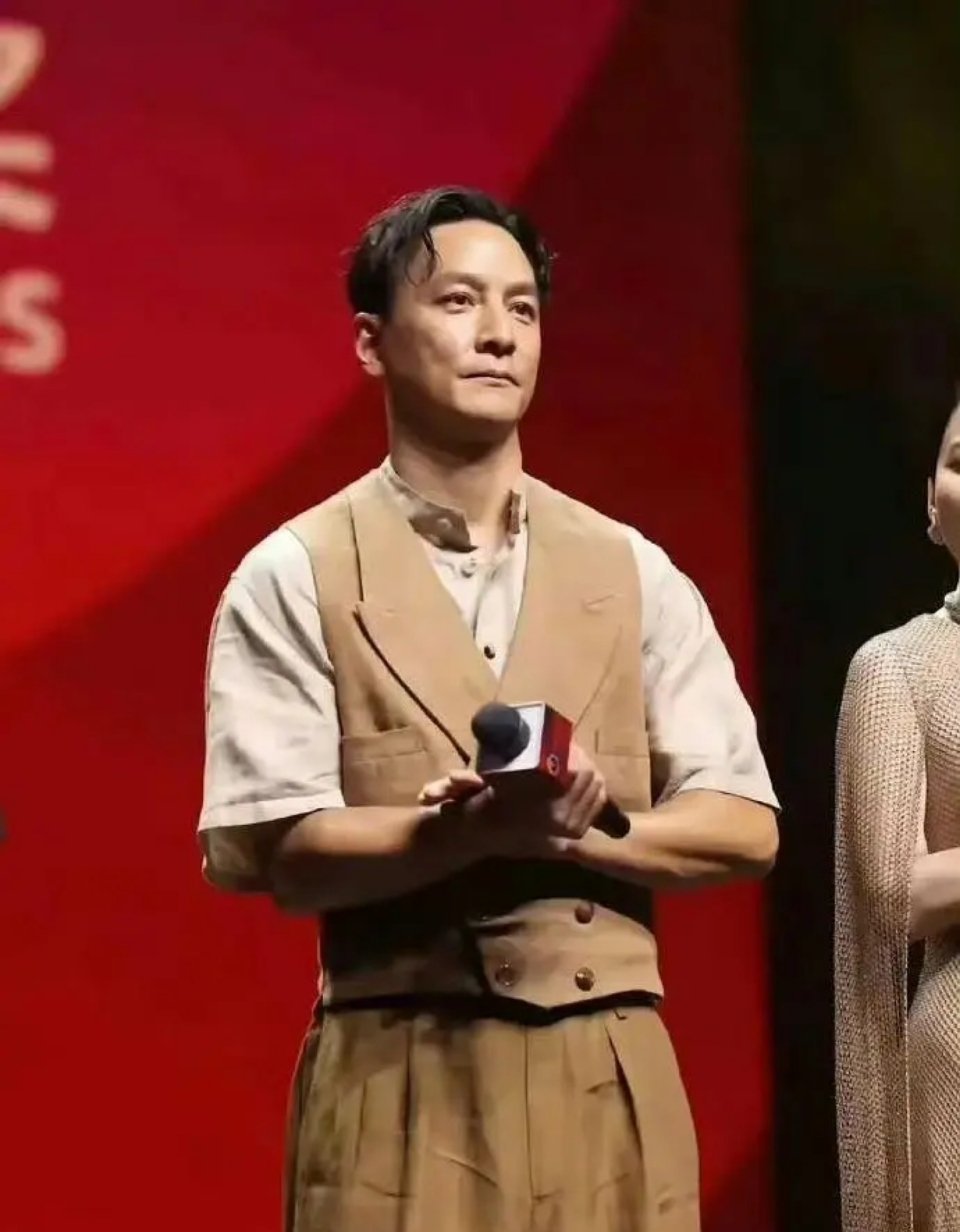 吴彦祖是真的有气质啊 ​​​