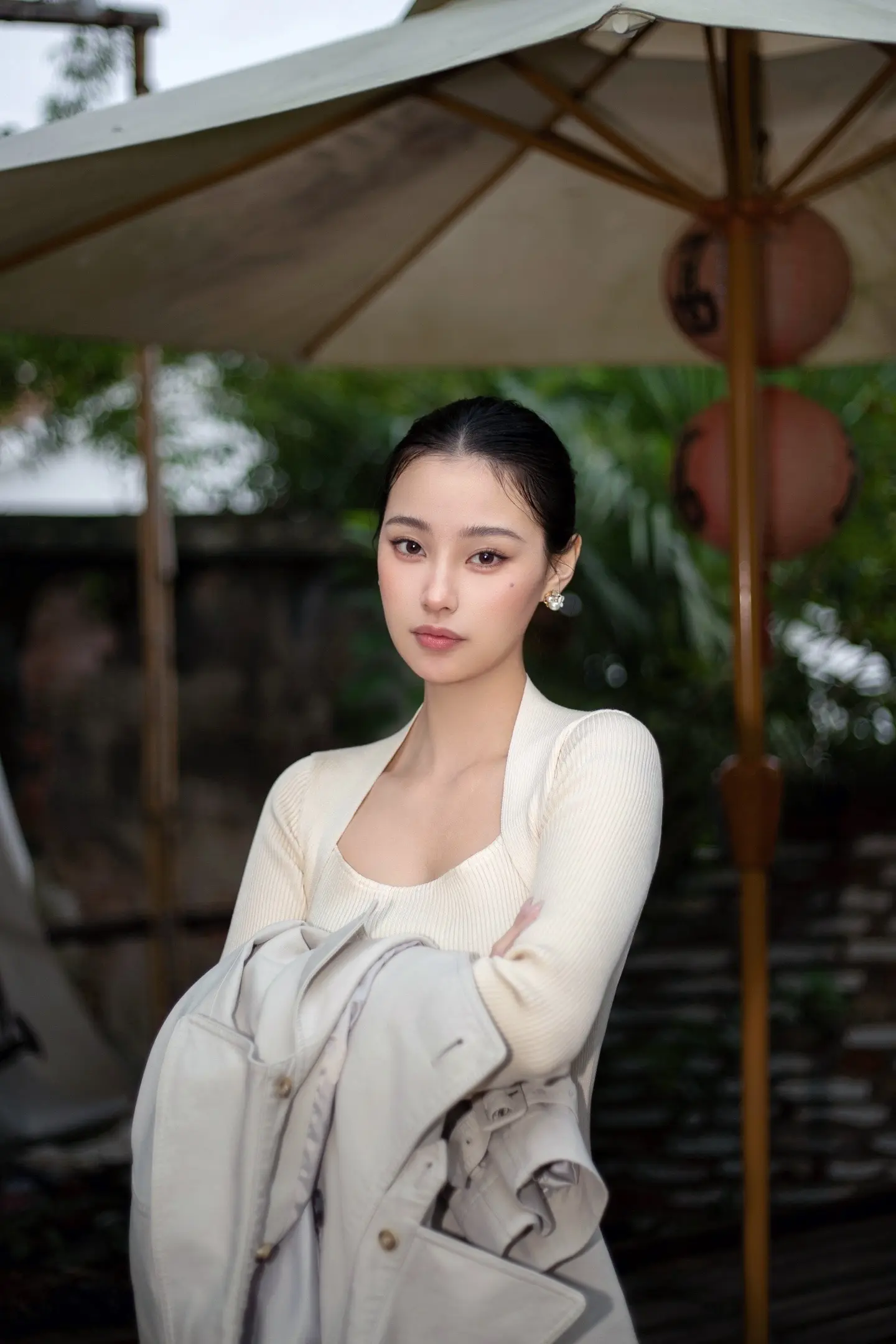 别管网上长啥样，反正现实不见面