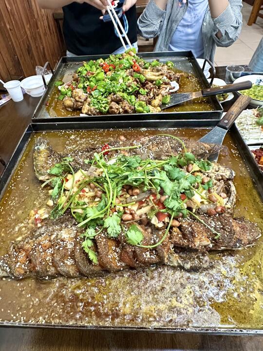 来三峡大学必吃！这个烤鱼连续6刷了。。。