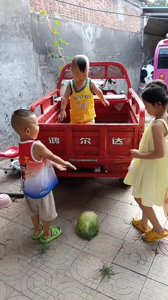 哎呦我的妈，哈哈。