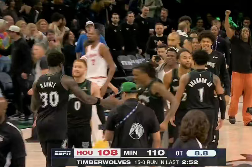 莽夫之战森林狼神奇逆转！兰德尔反超球；杜兰特丢关键罚球…常规时间最后三分钟狼队开