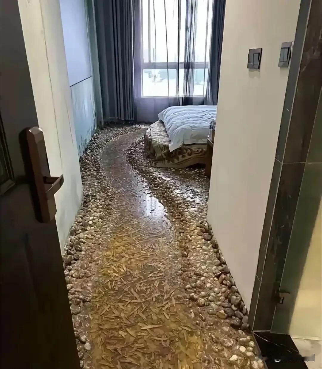 大家猜猜这酒店住一晚上要多少钱？