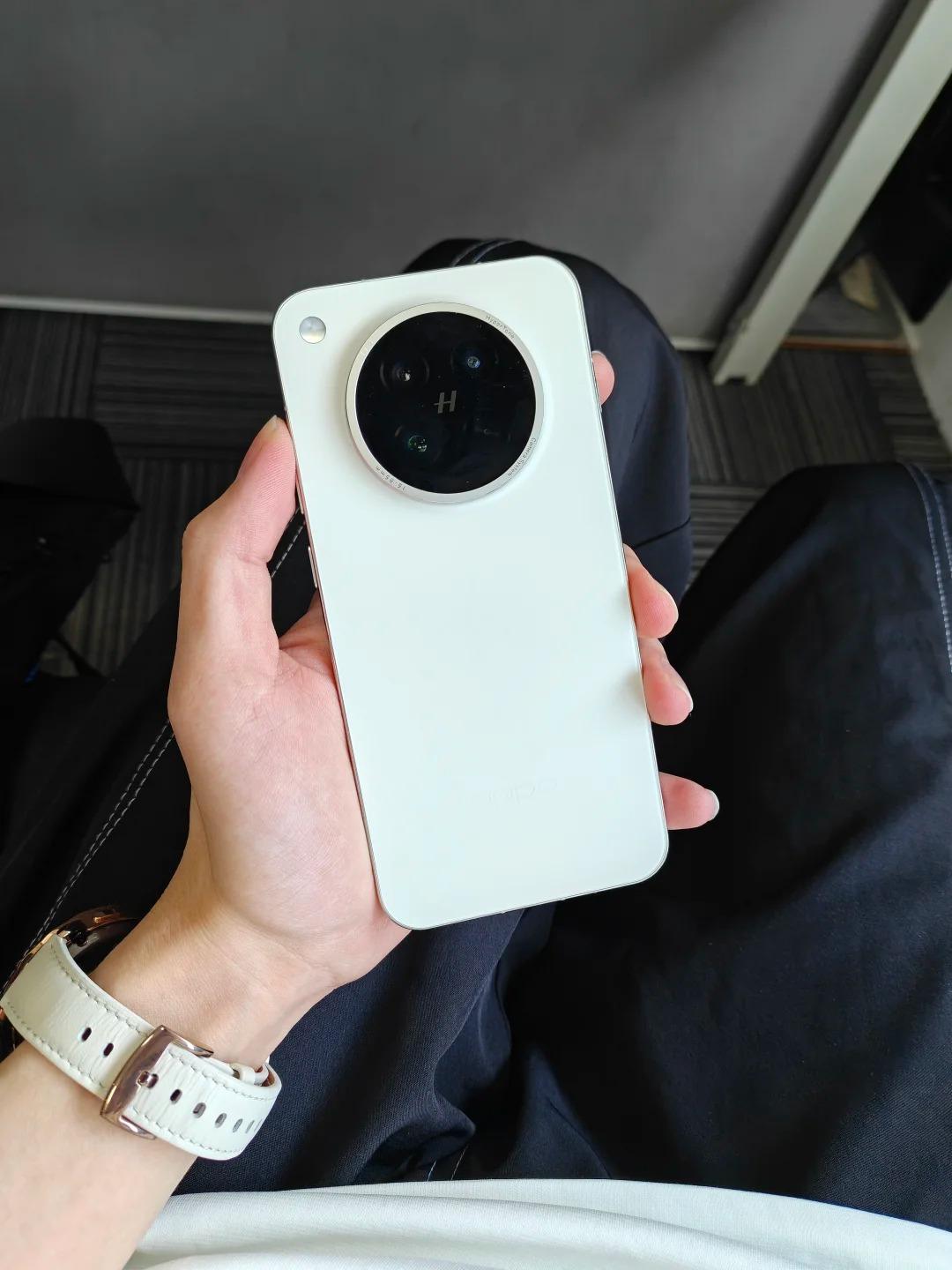 我不行了，Find X8s有好看的手机壳吗...

OPPO find x8s这