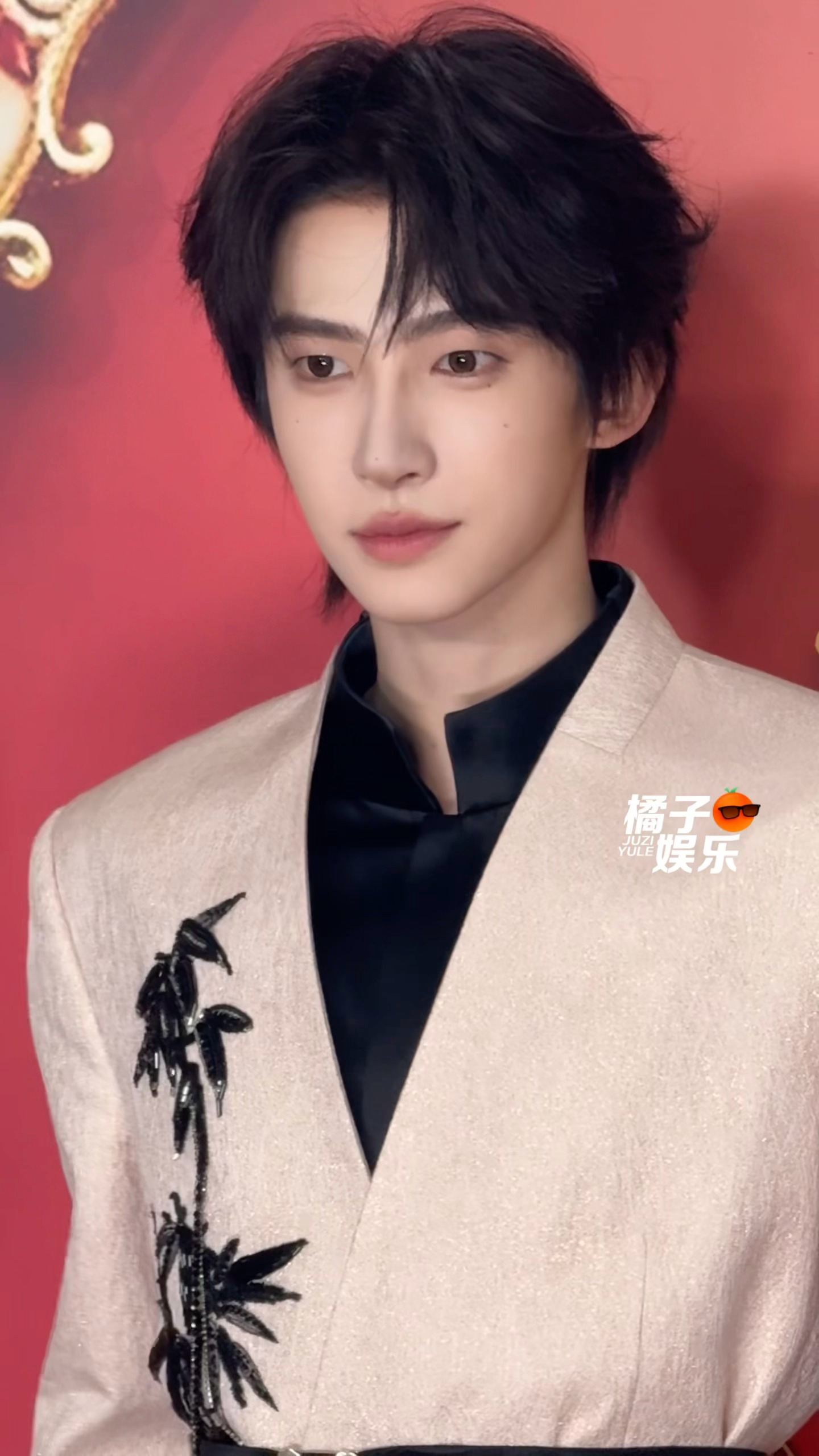 诡秘我真的会求刘宇无暇肌肤教程 