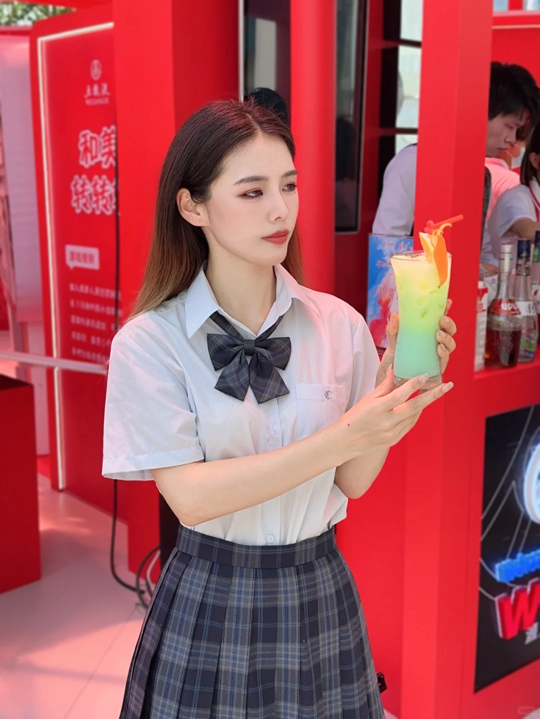 不是，现在做白酒的也这么会玩了吗