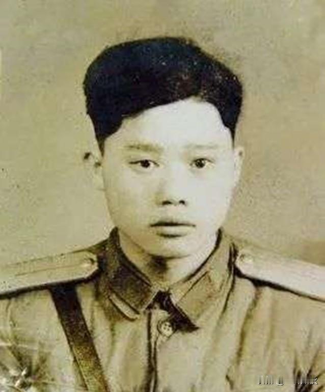 1951年1月28日，志愿军战士潘天炎因为生理需要去附近的草丛解决，却意外发现阵