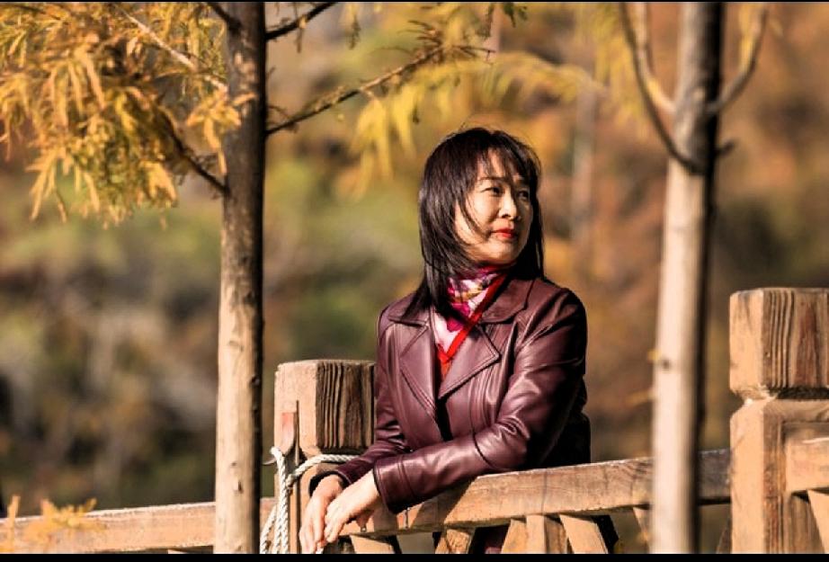 活了五十多岁，我越来越感到太亏待自己了，名牌衣服、鞋子、包包，我都不知道长啥样，