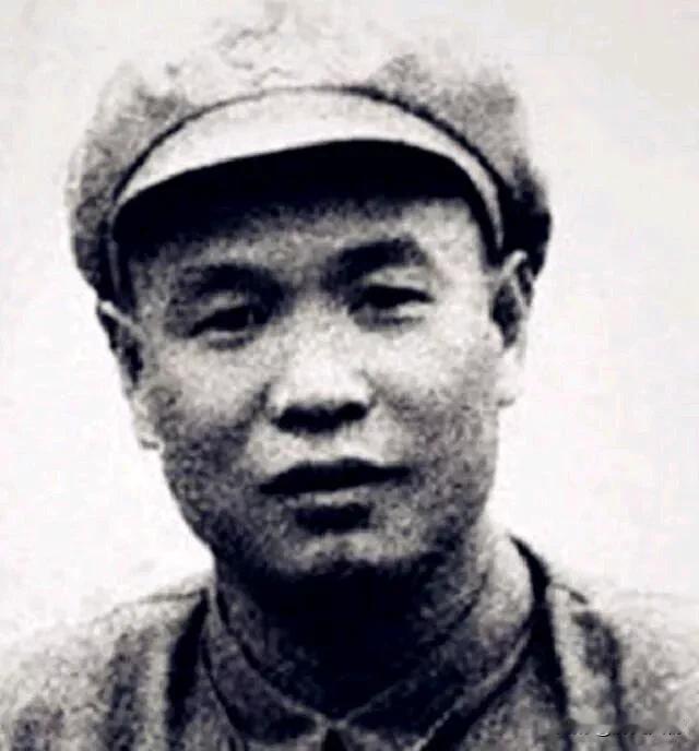 范明（1914—2010），
原名郝克勇，陕西临潼人，开国少将。

1932年入