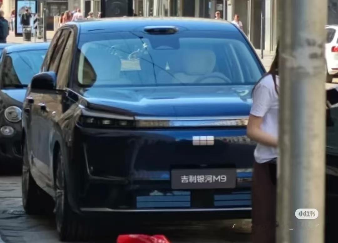 吉利银河大六座旗舰suv命名m9 吉利银河M9在欧洲被拍到了，这个前脸造型撞脸了