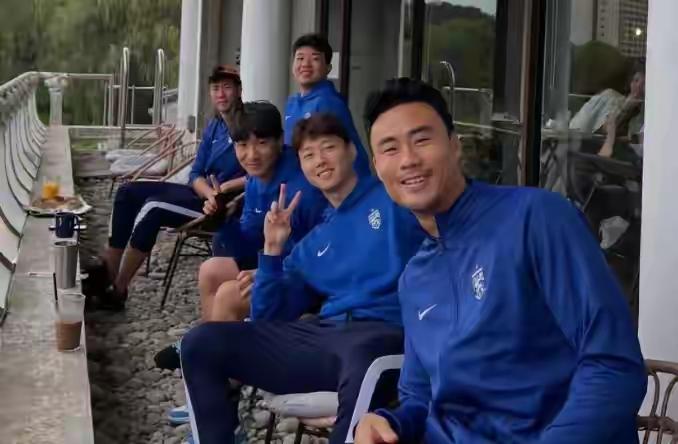 武汉三镇的头两个主场，堪称检验队伍磨合与莫拉执教能力的试金石。
今年武汉三镇战力