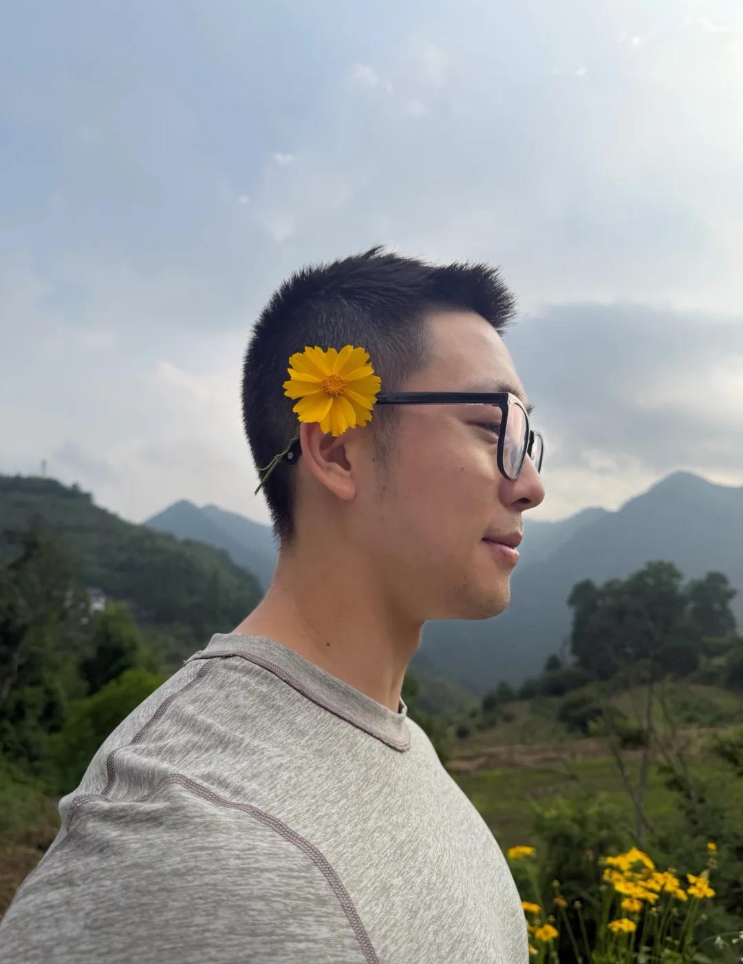 爱人拍的 可以吗
爱健身的小余同学 直男 腹肌