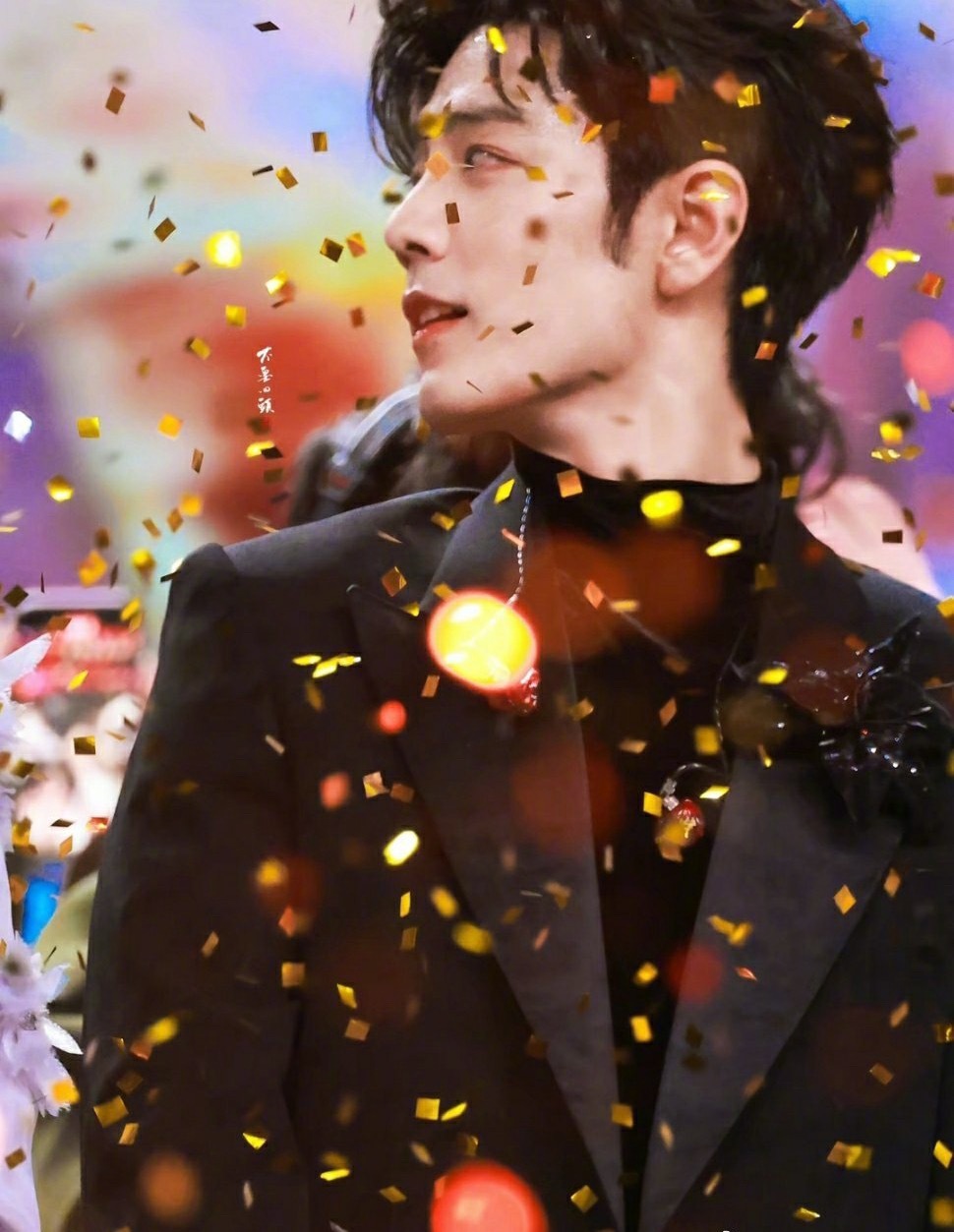 #咪咕星鲜事##肖战有的人生来就是哥哥#跨个年又出美谈，哥哥是一种感觉，人品藏在