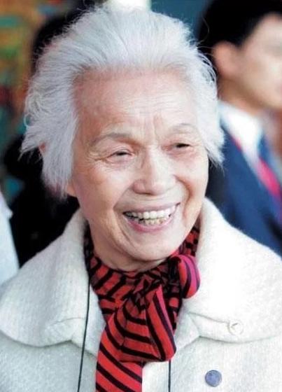 在新中国红色世家的名单里，有一位极其特殊的女性，父亲正国级，母亲副国级，妥妥的顶