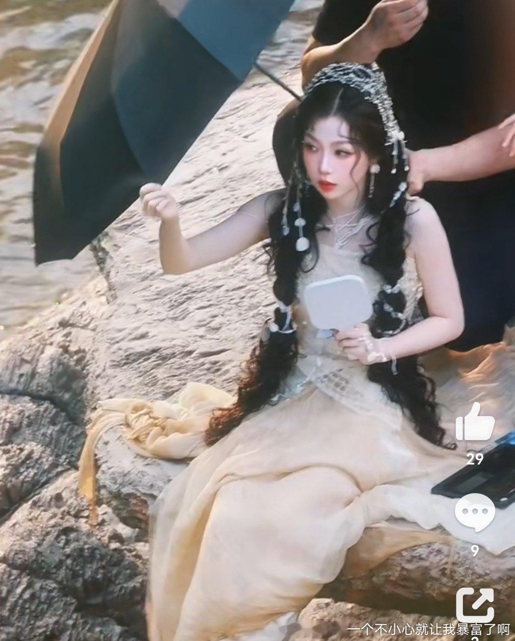 八千层美颜也看得出很不好看一人粉丝和她自己可能觉得可魅惑迷人了but要是哪个肉文