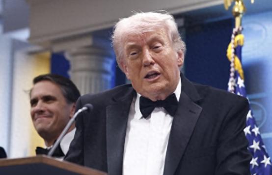 枪手当场就被拿下了，看着平平无奇的家教老师，心居然这么狠！后来才知道他在开枪之前