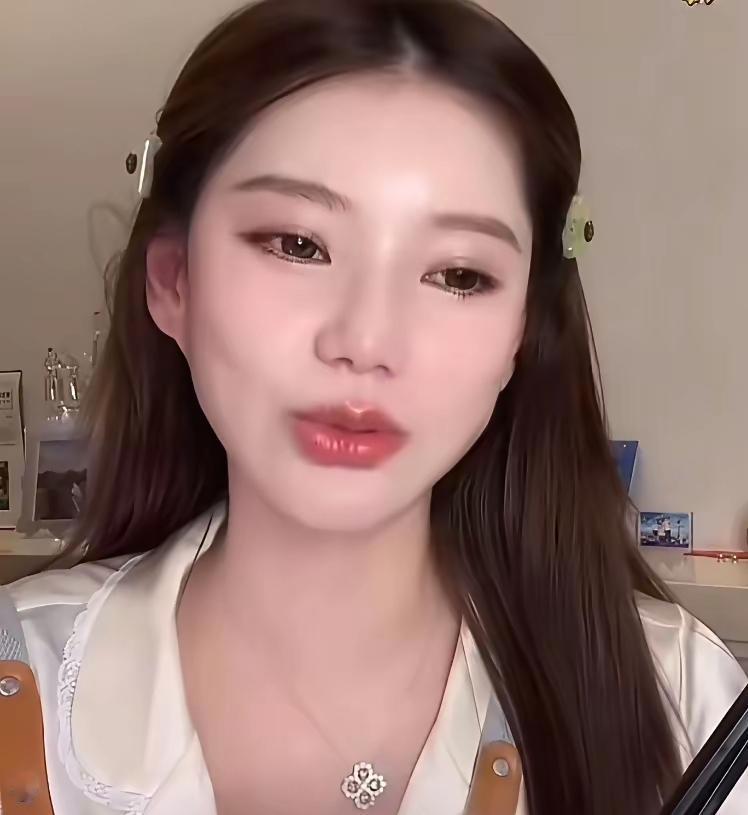 马筱梅近日表态，要让儿子汪宝儿在北京就读，从小接受扎实教育。
这番话听着冠冕堂皇