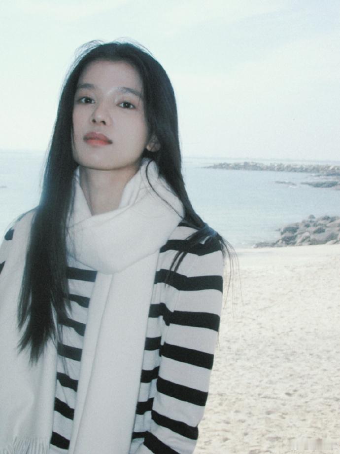 张婧仪好一个青春疼痛文学女主角！ ​​​焕羽 ​​​