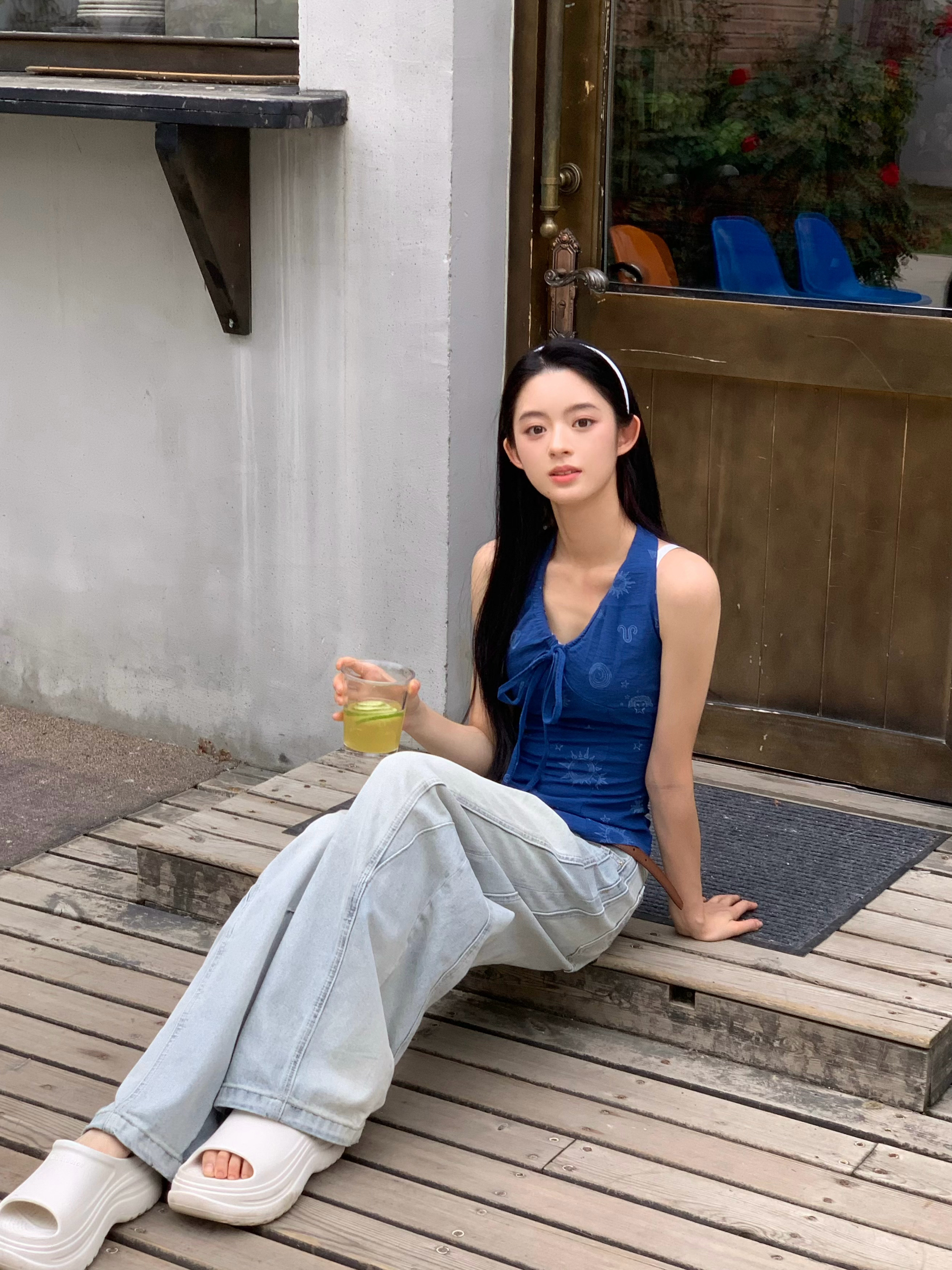 黄杨钿甜 