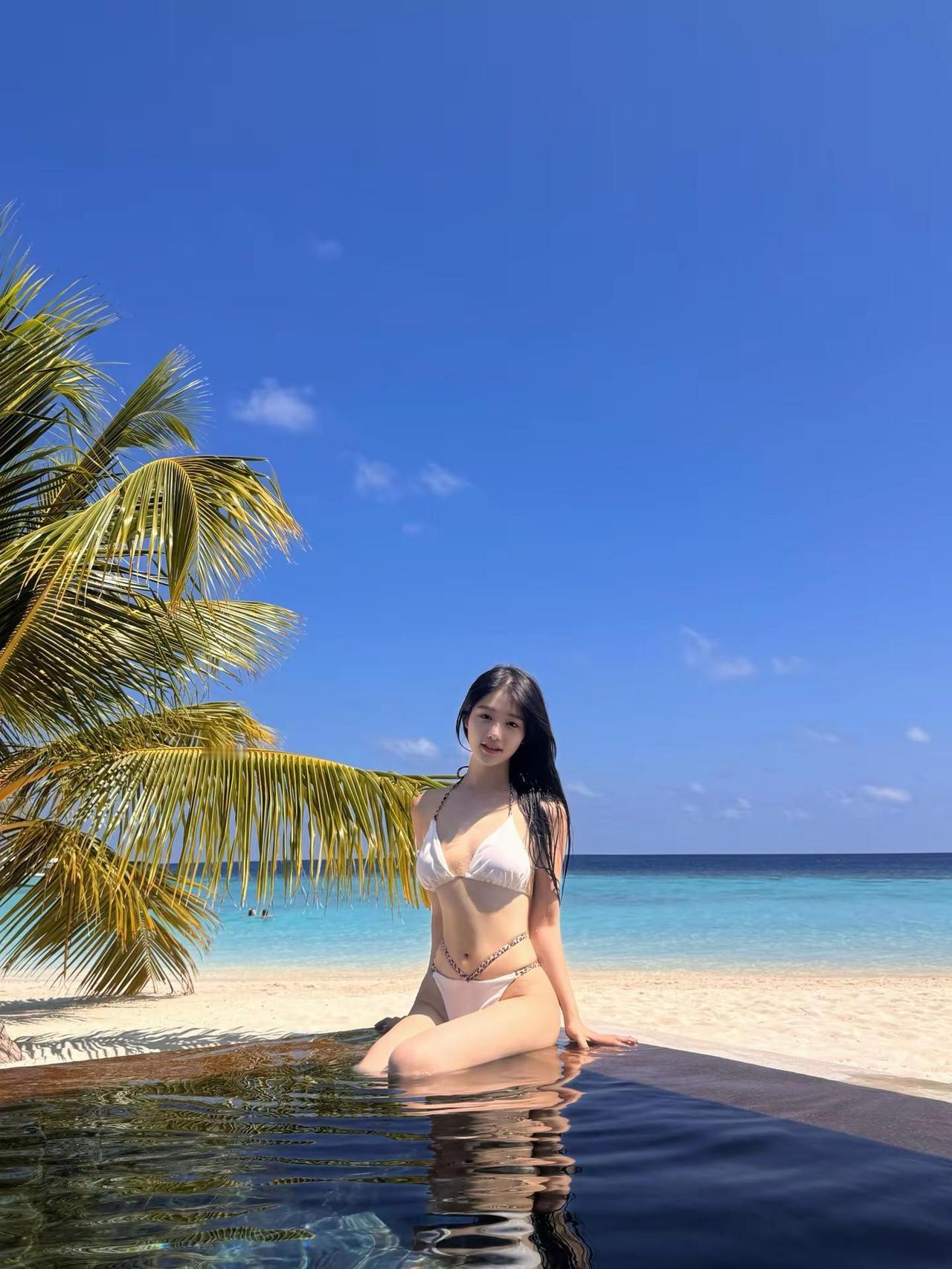元气少女出现啦。美女 海边拍照 清纯甜美 性感可爱