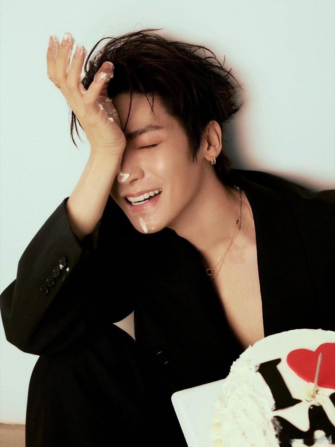 侯明昊29岁生日大片侯明昊29岁生日啦，发文称“祝我生日快乐！I❤️ME”，好耶