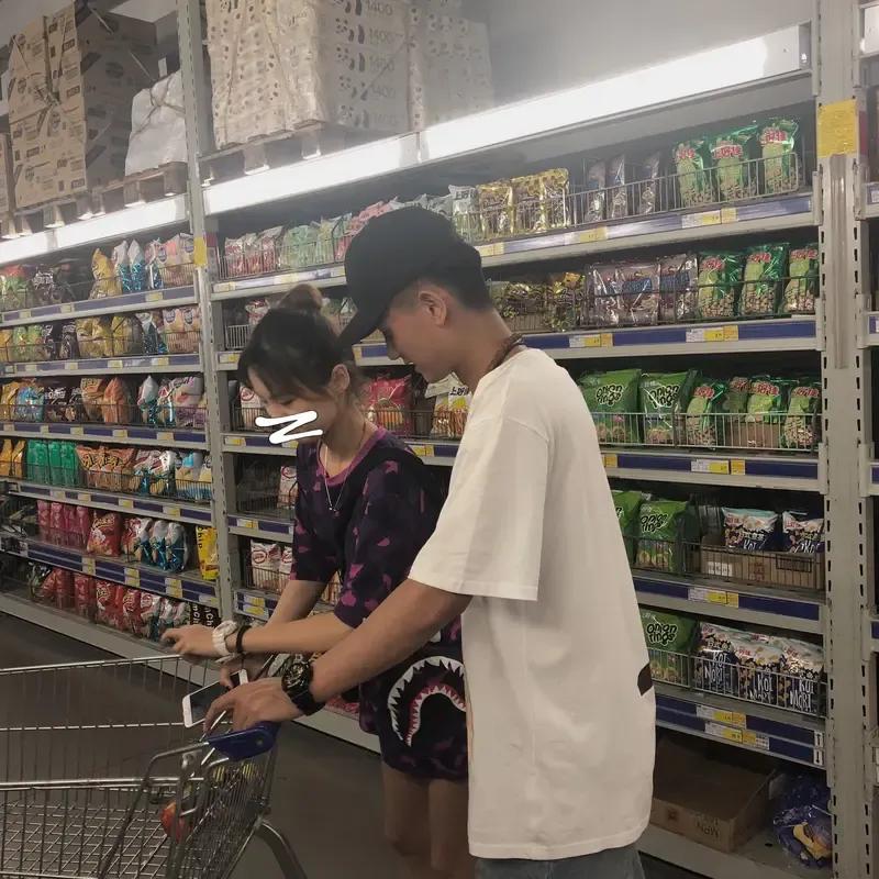 目前在我认识的人中，最能省钱的一位当属我的大学同学。他来自河南，自踏入校门起便开