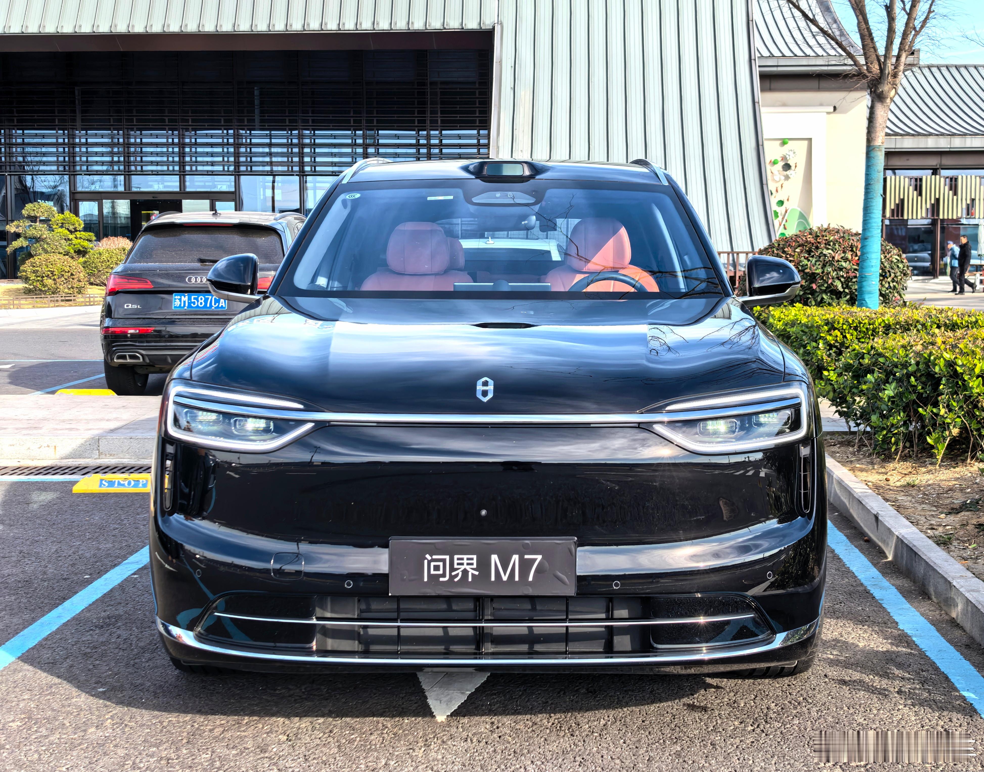 到宝应服务区了，距离目的地还有295km，表显1244km全新问界m7 一路向北