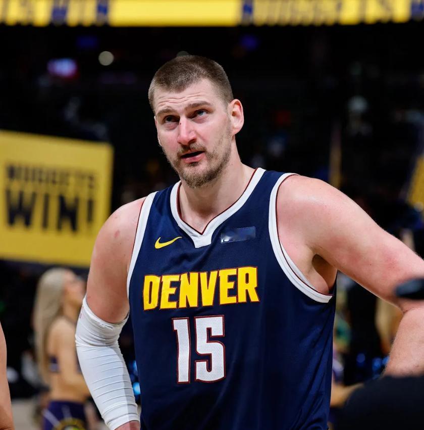 华山论剑之——NBA五绝！
那时已是秋分，华山绝顶上却已有些寒冷，人迹罕至之处，