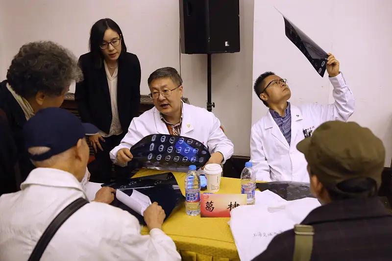 梅雨季差点要命的不止老人，29岁主管进ICU，这些信号别再硬扛！

我外婆高血压