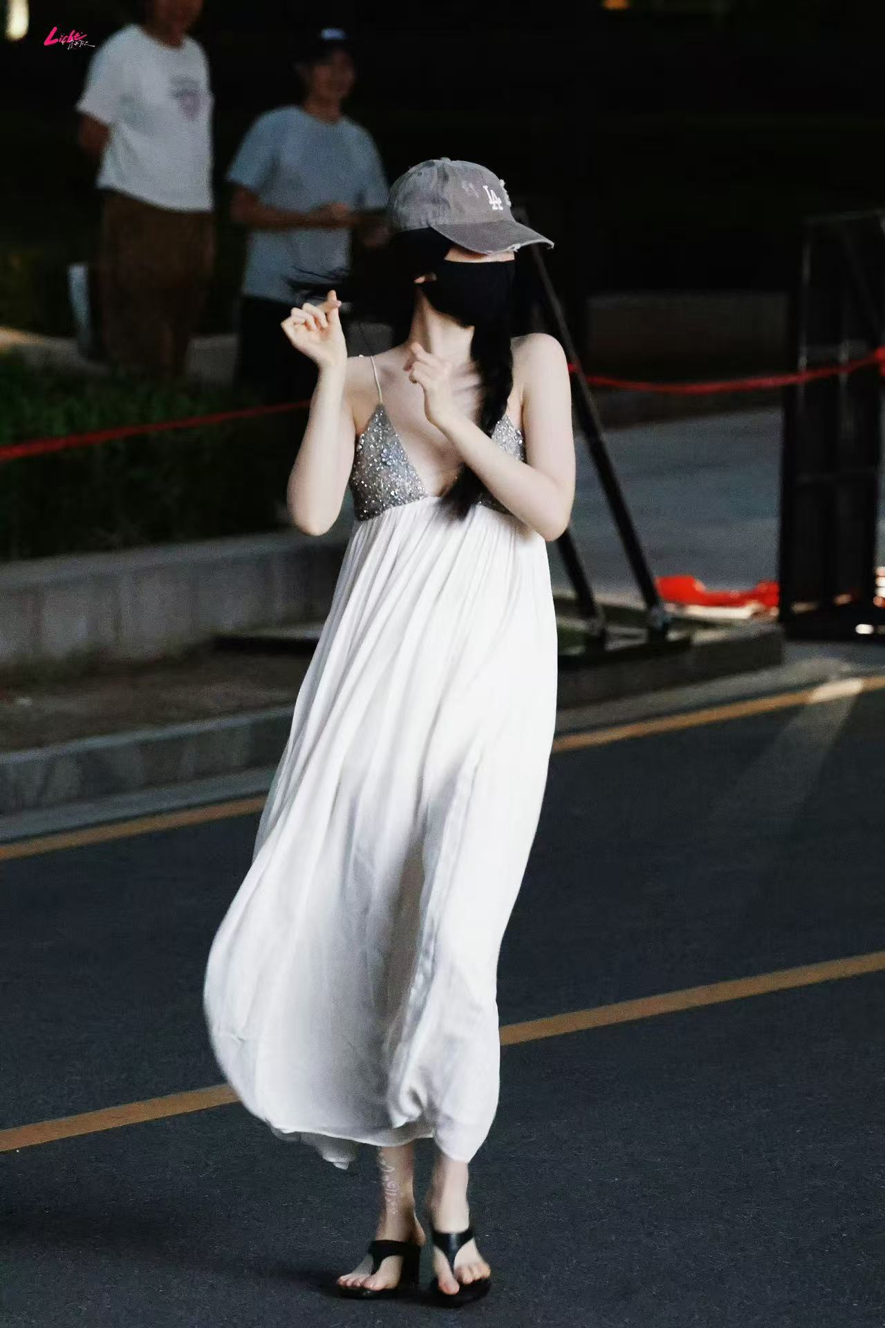 虞书欣[超话] EstherStyle私服穿搭来自星星的穿搭 🤍纯白公主裙穿搭