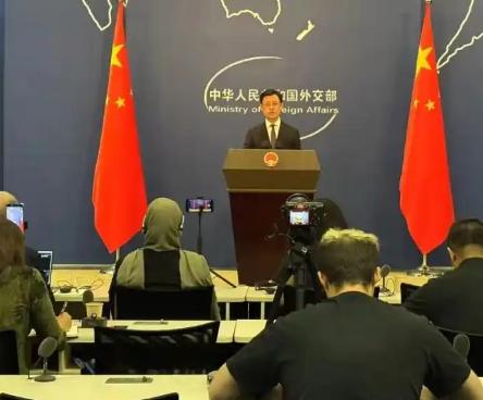 这下好了，
高市早苗怕是又睡不着了，
日本官房长官木原稔亲自证实：两名日本员工被