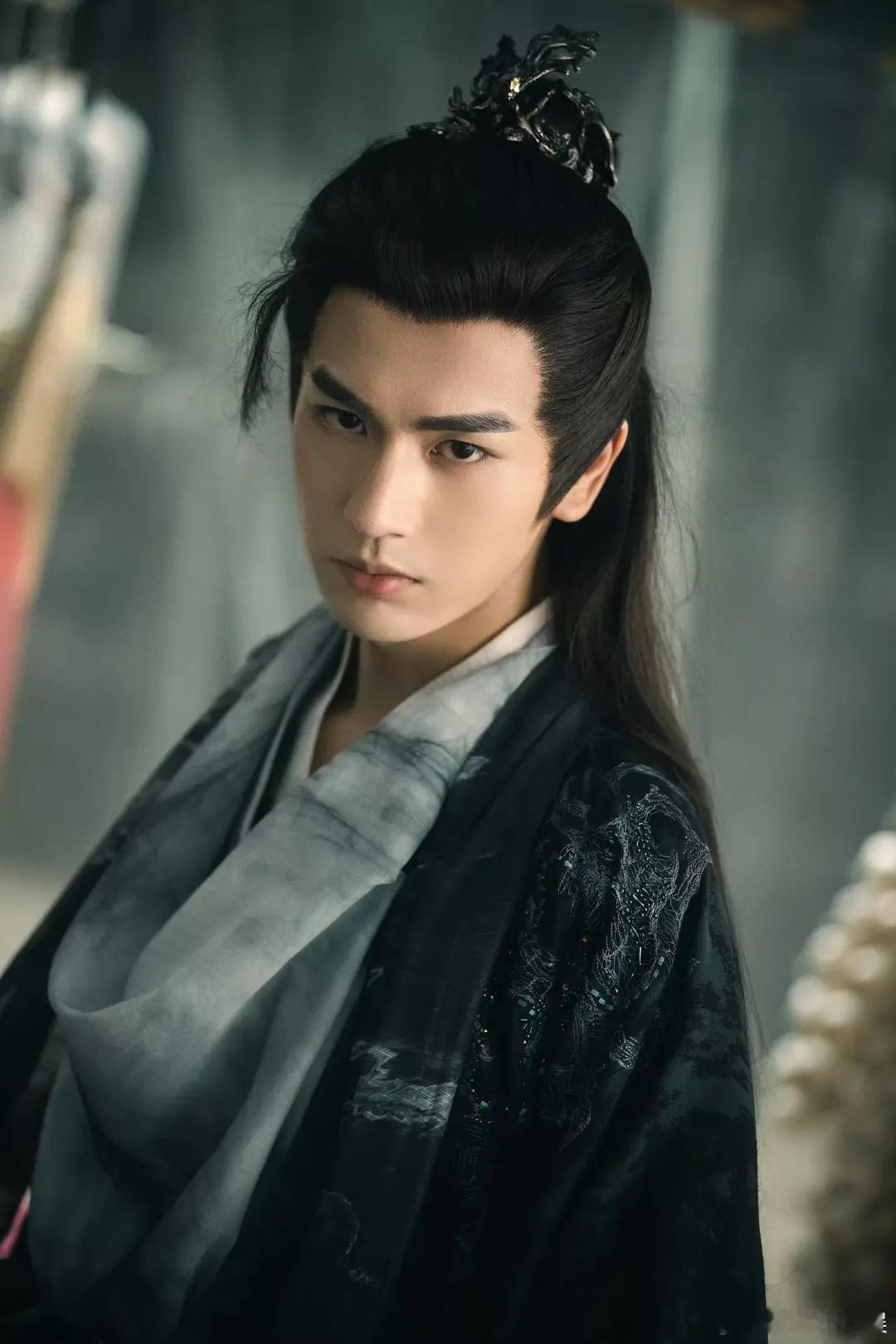 张凌赫的古装和人家檀健次相比根本就不是一个层次 ​​​