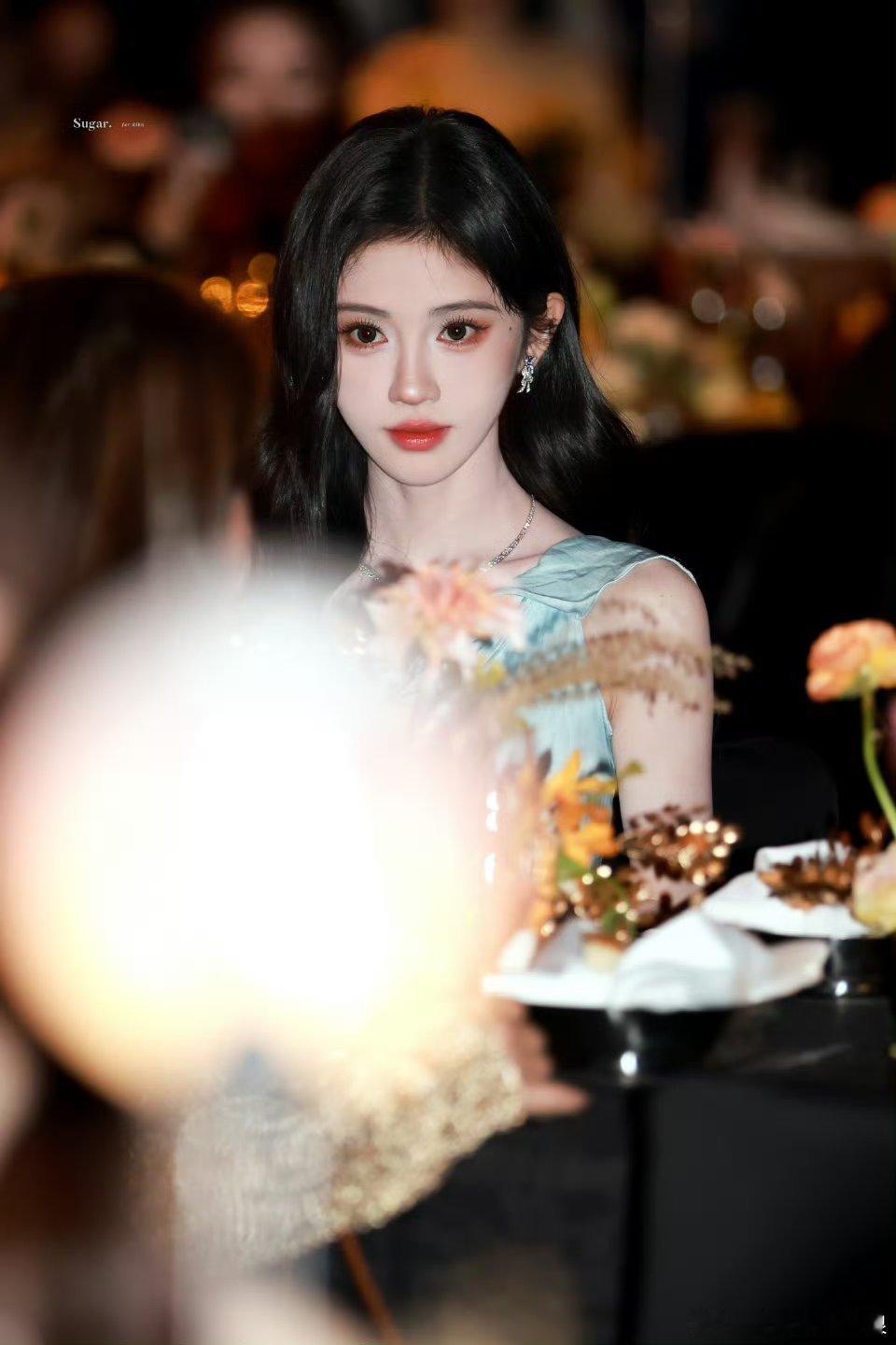 今天活动的女明星：鞠婧祎、陈昊宇、张予曦！三位美女～ 太感受下美貌的冲击 你最喜