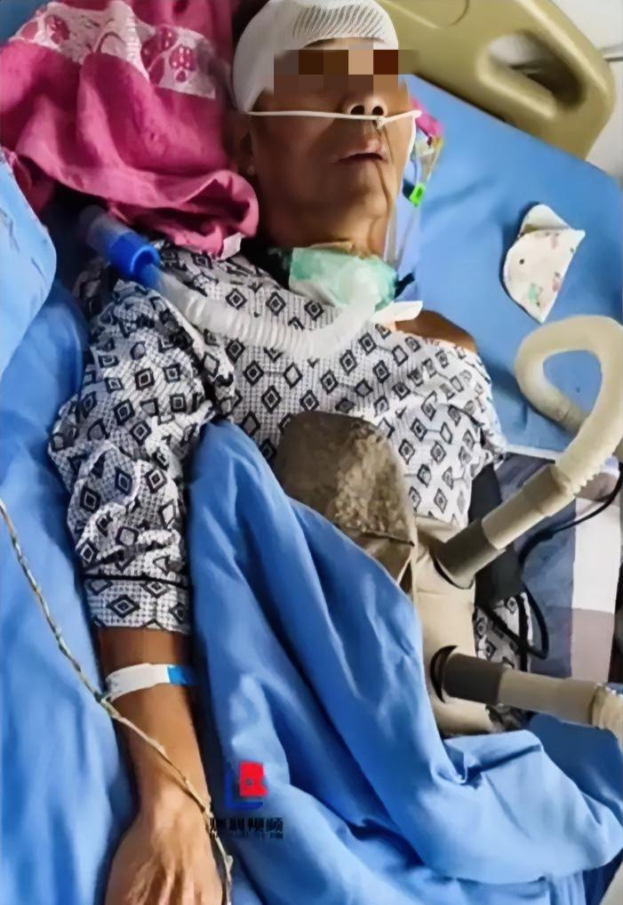 湖南南县，一男子晚上去洞庭湖水域钓鱼，突然听到车子的声音，他本能的躲了起来，没想