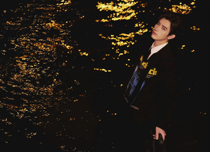 陈飞宇异瞳返场 异瞳陈飞宇杀疯了！单边耳钉×冰蓝异瞳，清冷破碎与矜贵气场撞个满怀