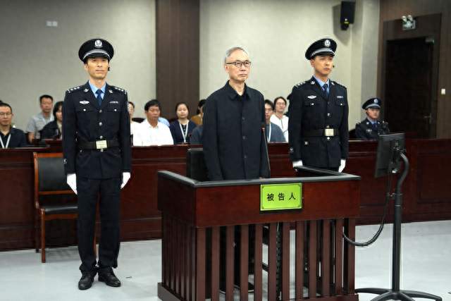 江西省政协原副主席胡幼桃受贿案一审被判十三年