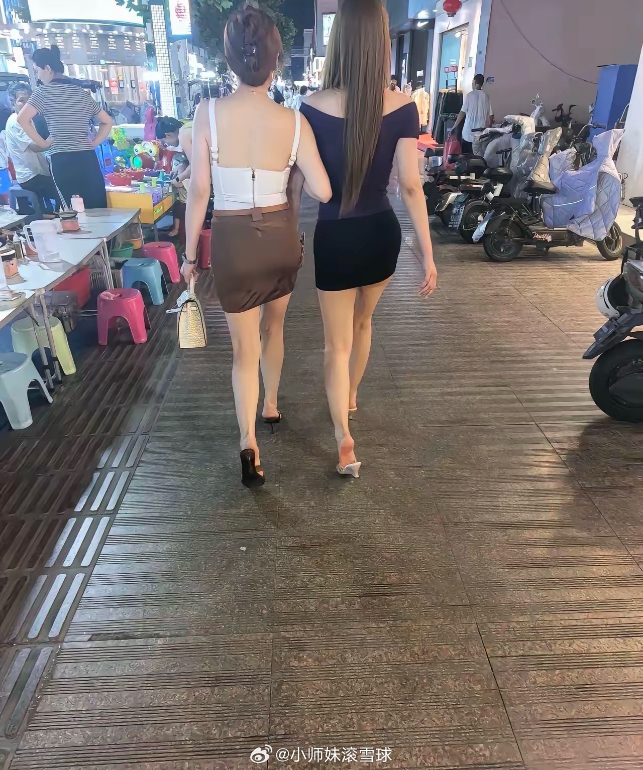 走过过条街上买东西 