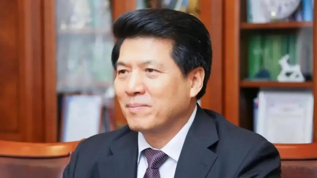 中国特使李辉被泽连斯基“放鸽子”今年四月，乌克兰方面想赢得中国支持，在泽连斯基再