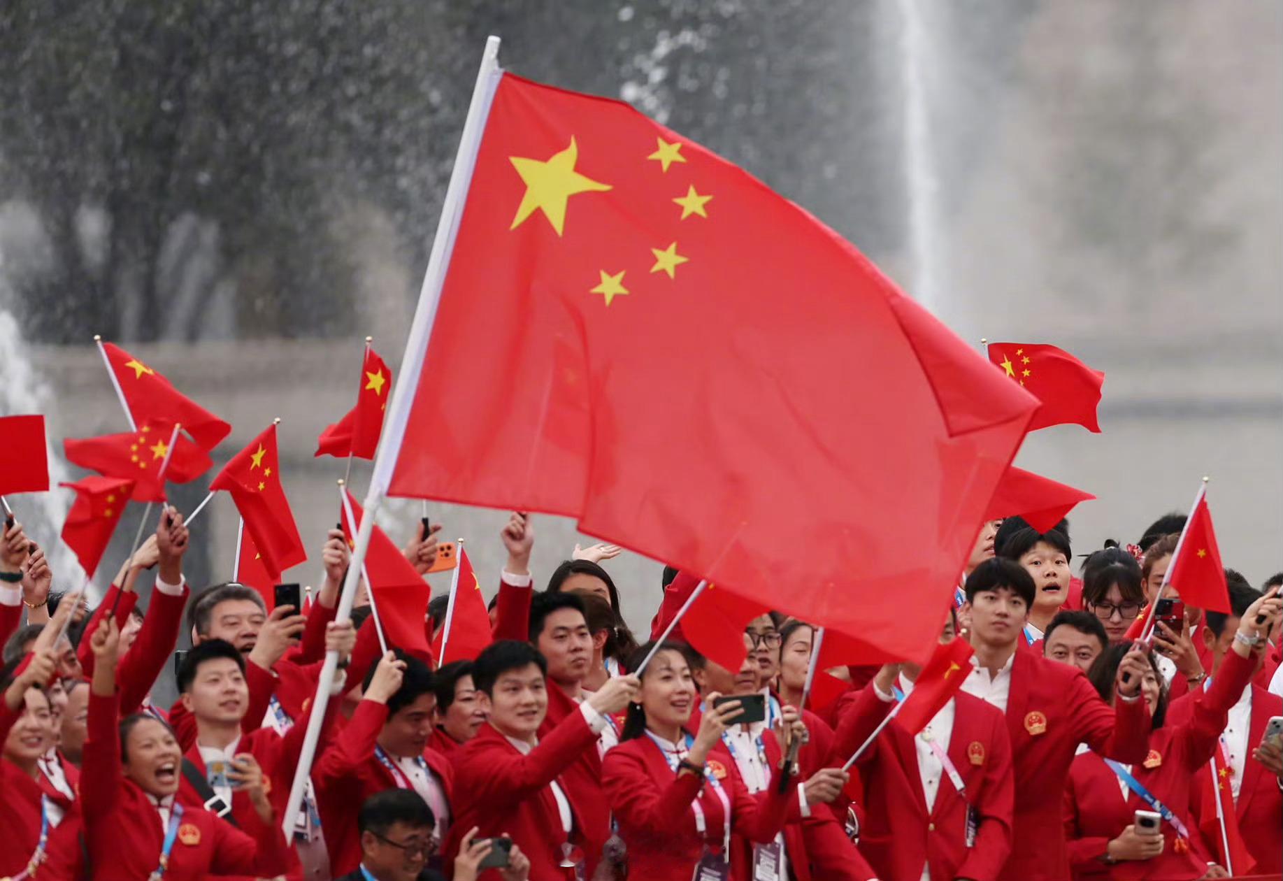 #巴黎奥运会开幕式精彩画面集锦#太震撼了，中国元素以无与伦比的姿态闪耀塞纳河畔，