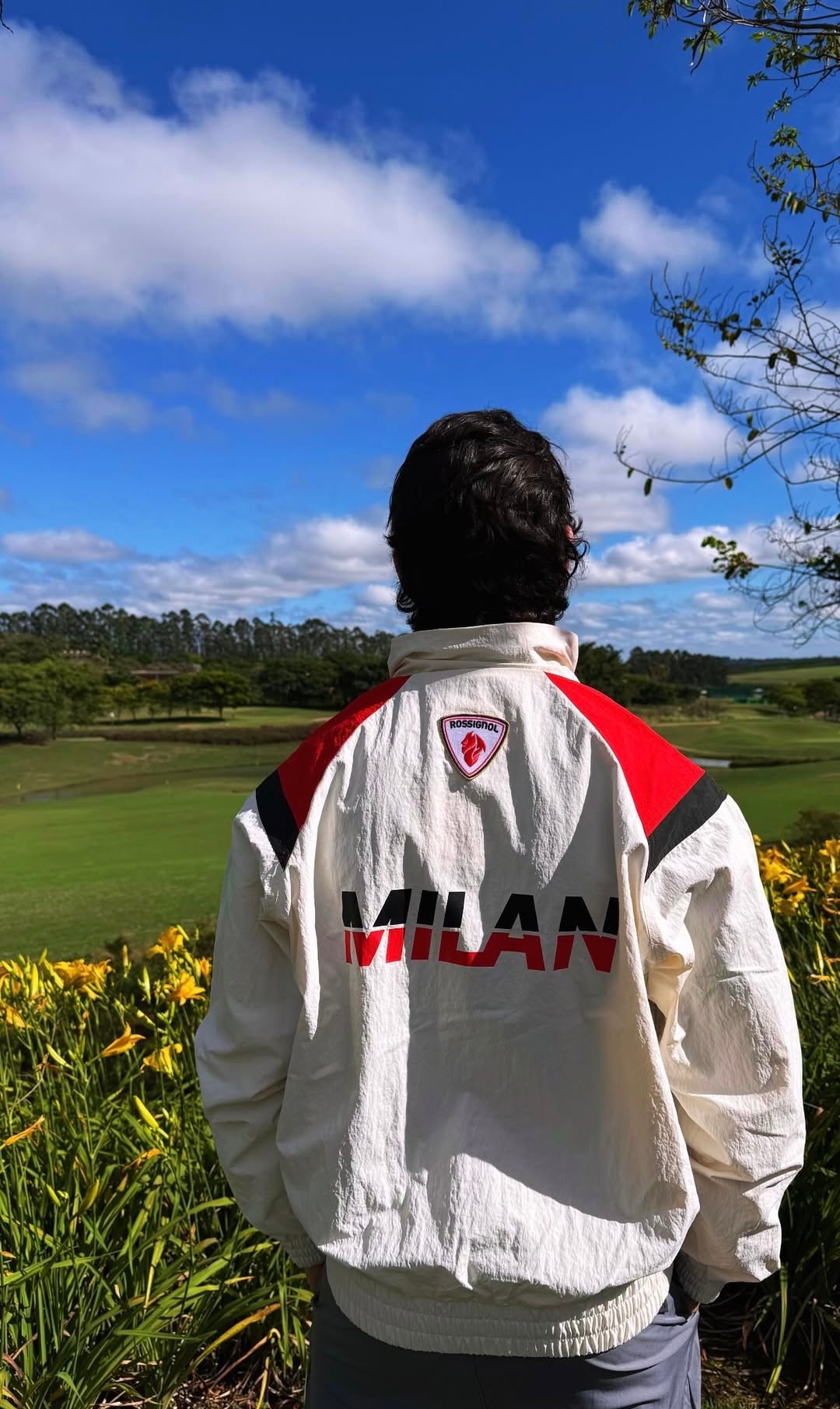 【🤩】 🔴⚫️ 帕托🇧🇷这件带小恶魔标志的米兰外套看起来真不错。👍🏻