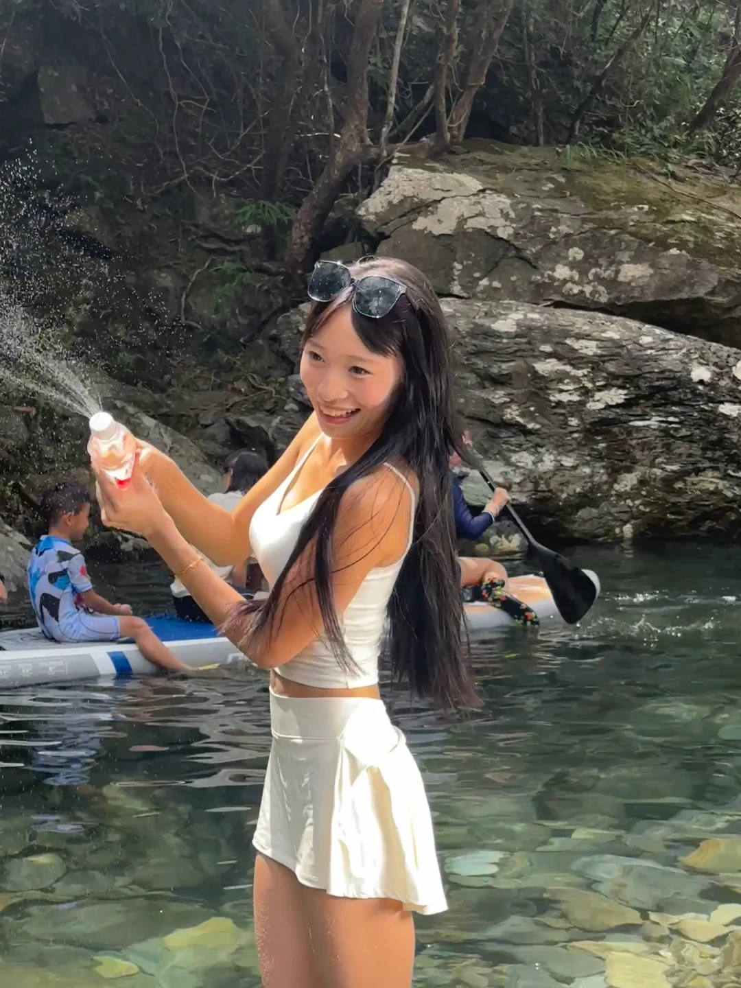 谁懂，这片玻璃水溯溪玩水绝了！！live图