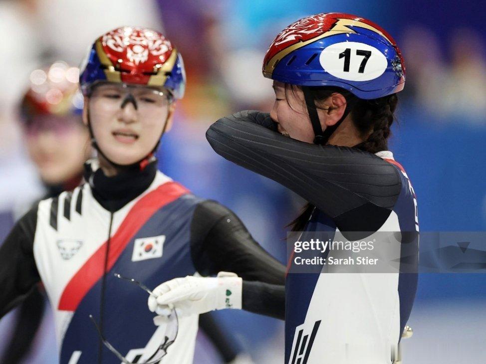 米兰冬奥会 【韩媒】沈石溪经历众多艰难时刻后再夺奥运金牌热泪盈眶：没有，我没哭。