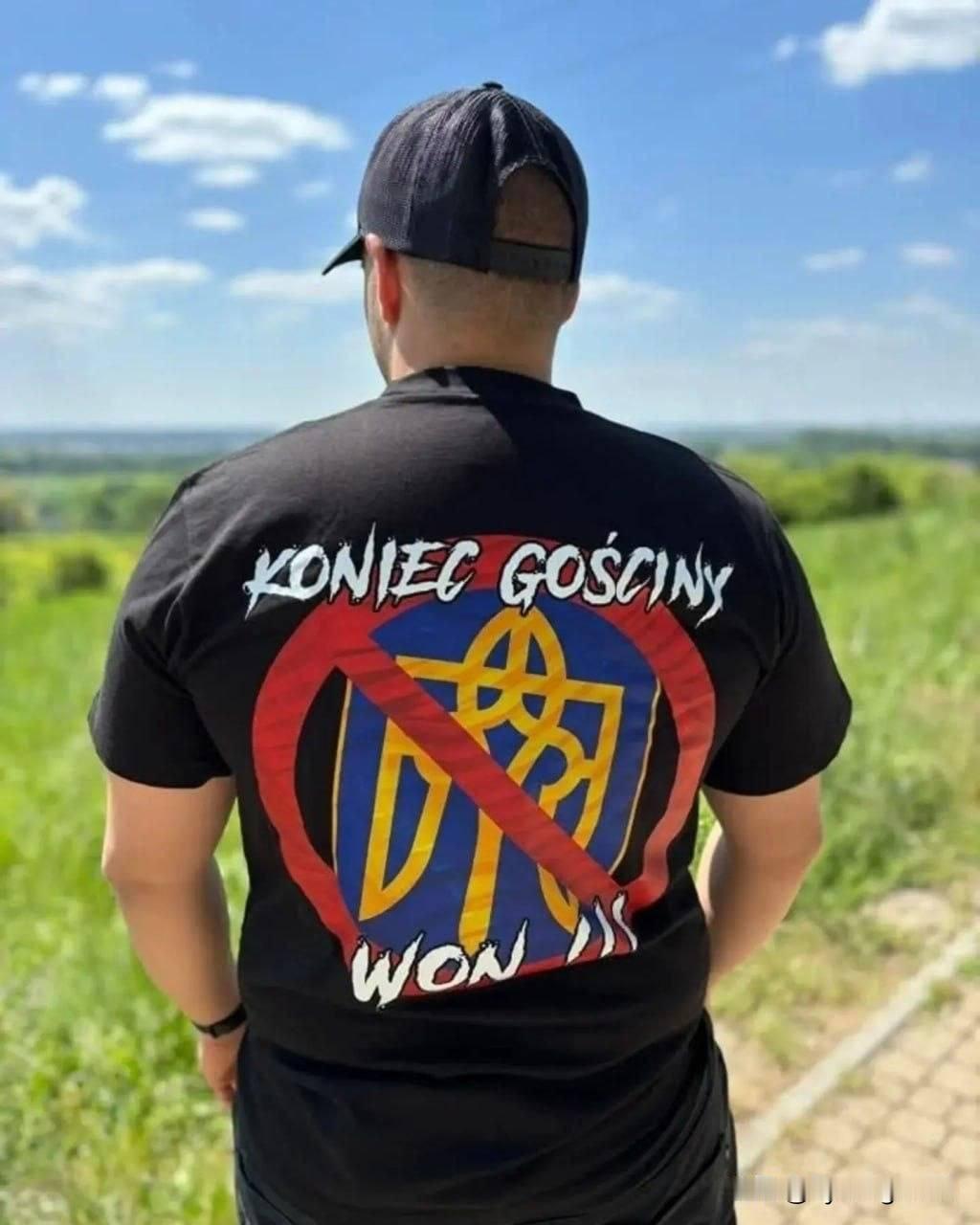 🇵🇱❌🇺🇦在波兰，反乌克兰主题的印刷品正在变得越来越流行。

这还没考虑