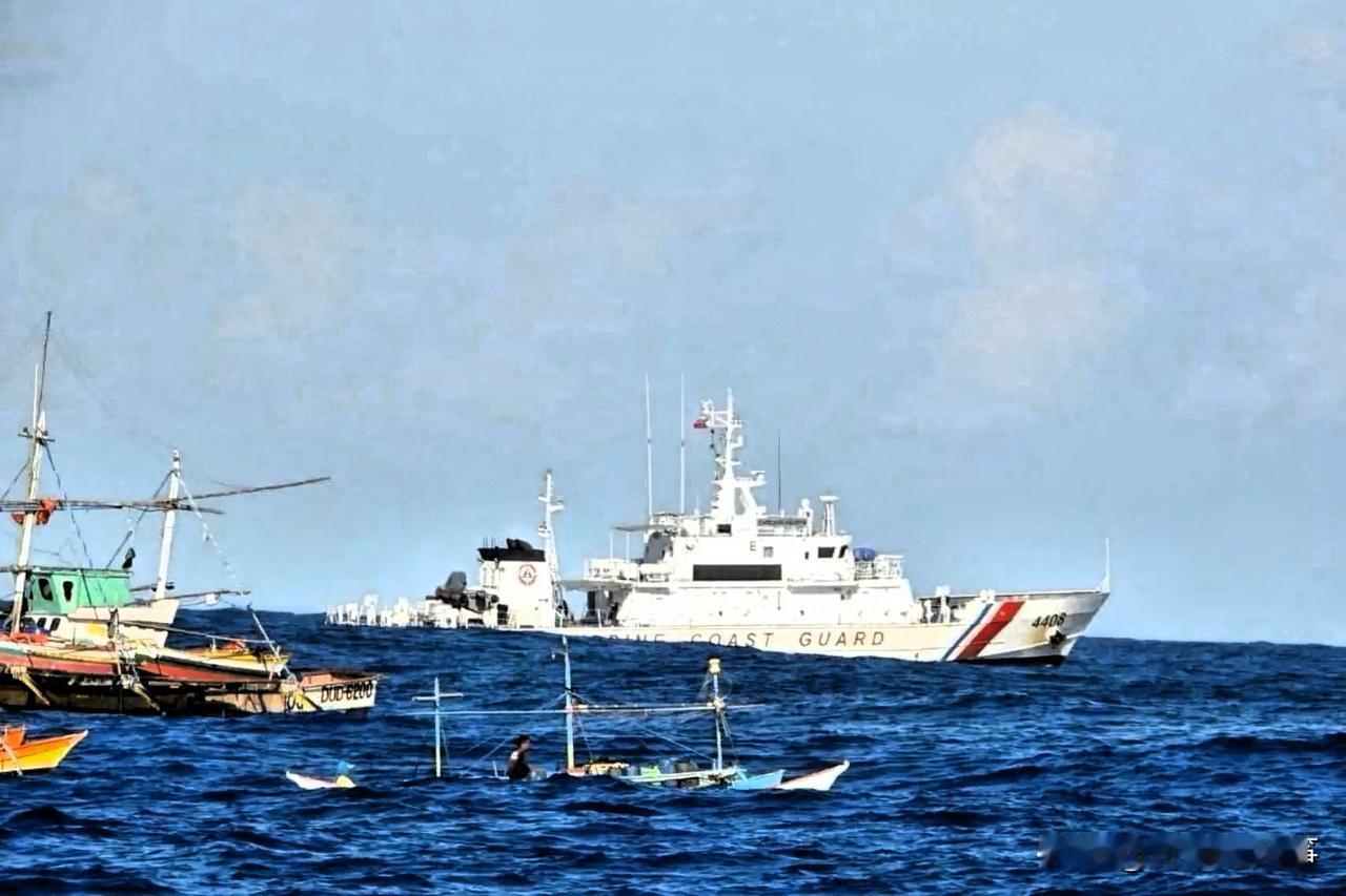 首先，会加剧中菲海上摩擦风险。黄岩岛是中国固有领土，中方在主权问题上没有妥协空间