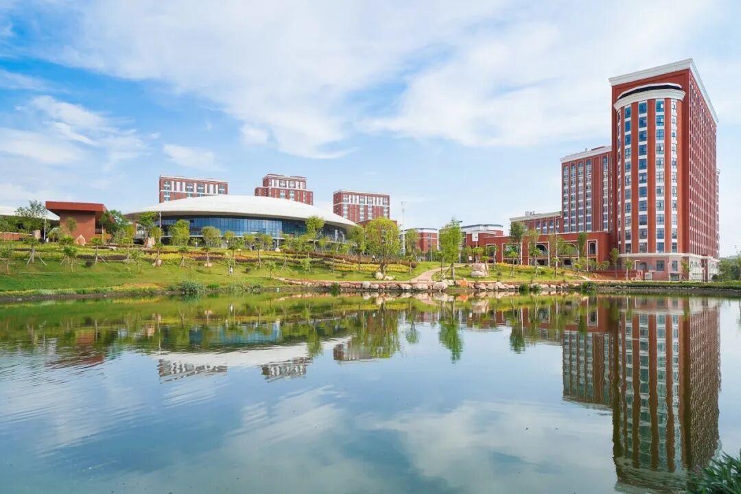 📍云南省又添一所公立大学，4月25日，昆明嵩明县迎来大喜事，昆明科技职业大学正