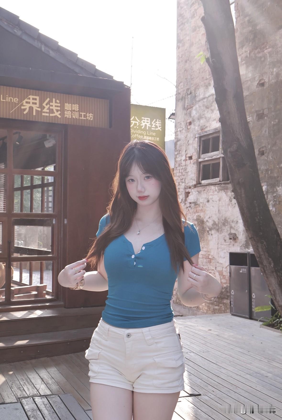 女生如何穿搭看起来时尚更有品味呢在阳光好的时候使劲出片。晒晒你的今日穿搭吧