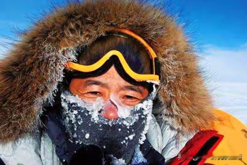 王石曾经两次登顶珠峰，现在已经75岁了，还在每天不停的锻炼，就是为了6年以后81