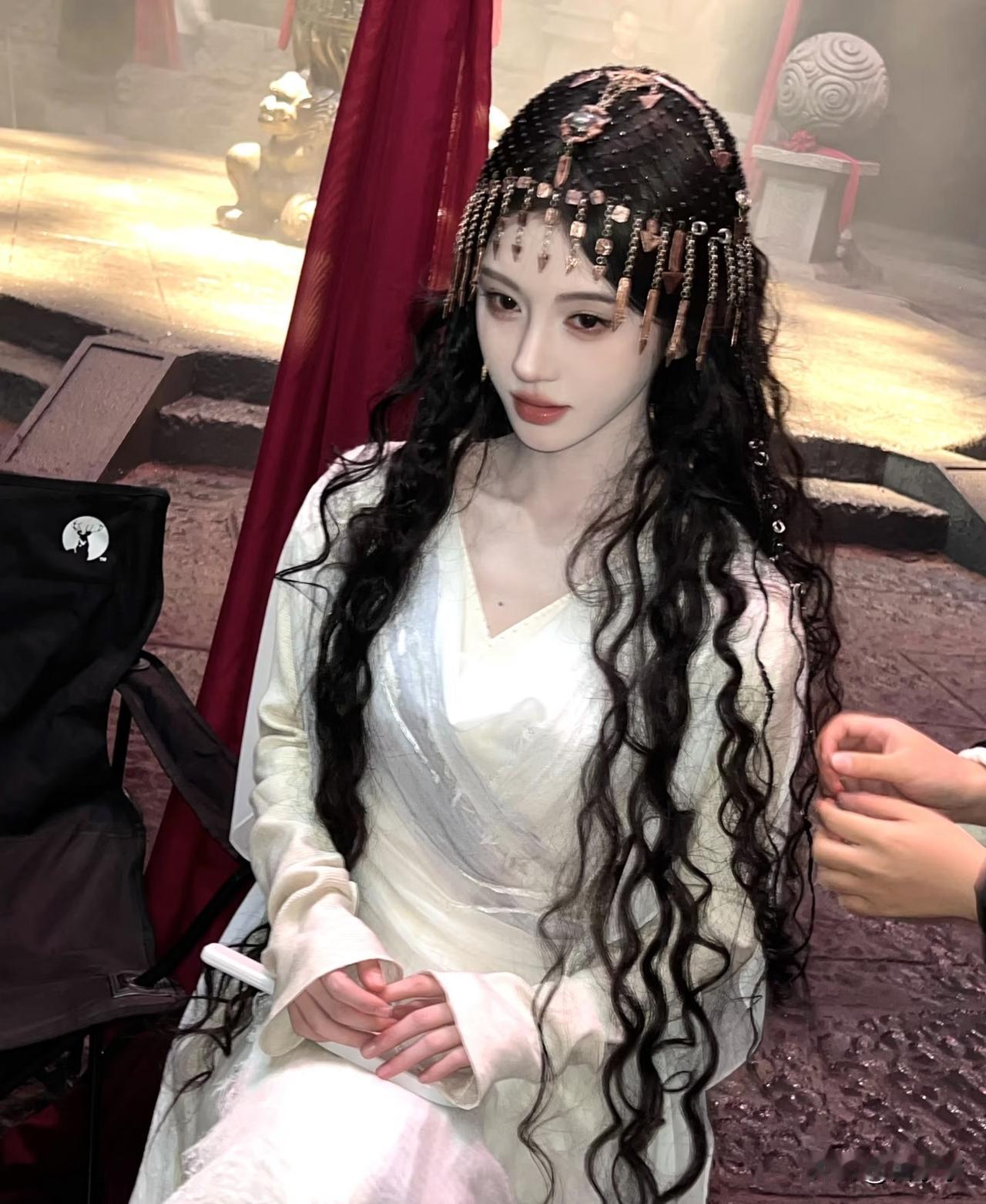 粉丝和路人吵翻天了！鞠婧祎月薪25万落户上海，网友：这数字太扎心了！

最近鞠婧