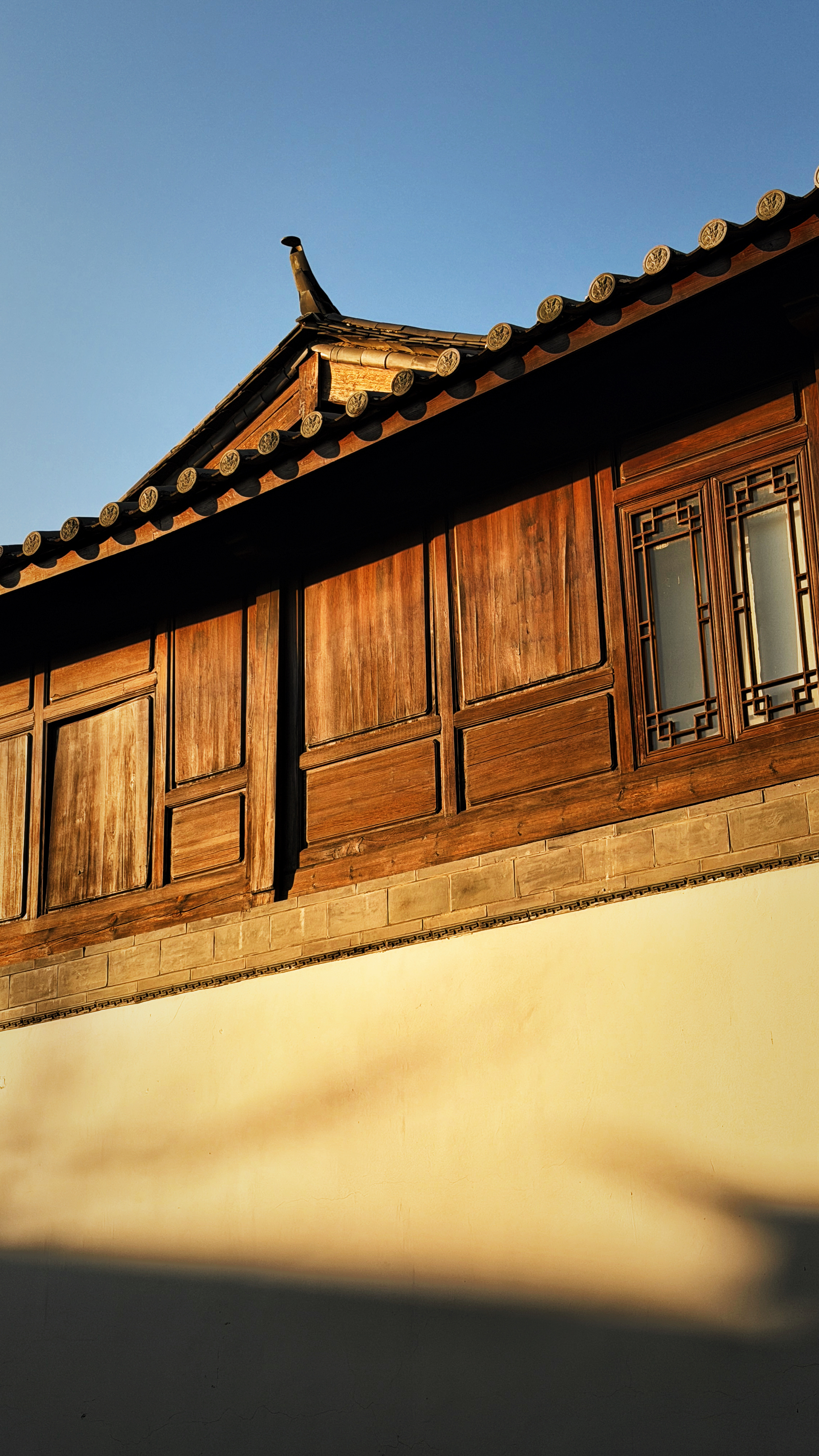 今儿老天爷给面子，傍晚无风，也不冷，手机记录下影子丽江 & iCAR V27 丽